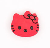 Schattige Rode Poesjesknoop met Strik - 18x17 mm Knopen KNP00076